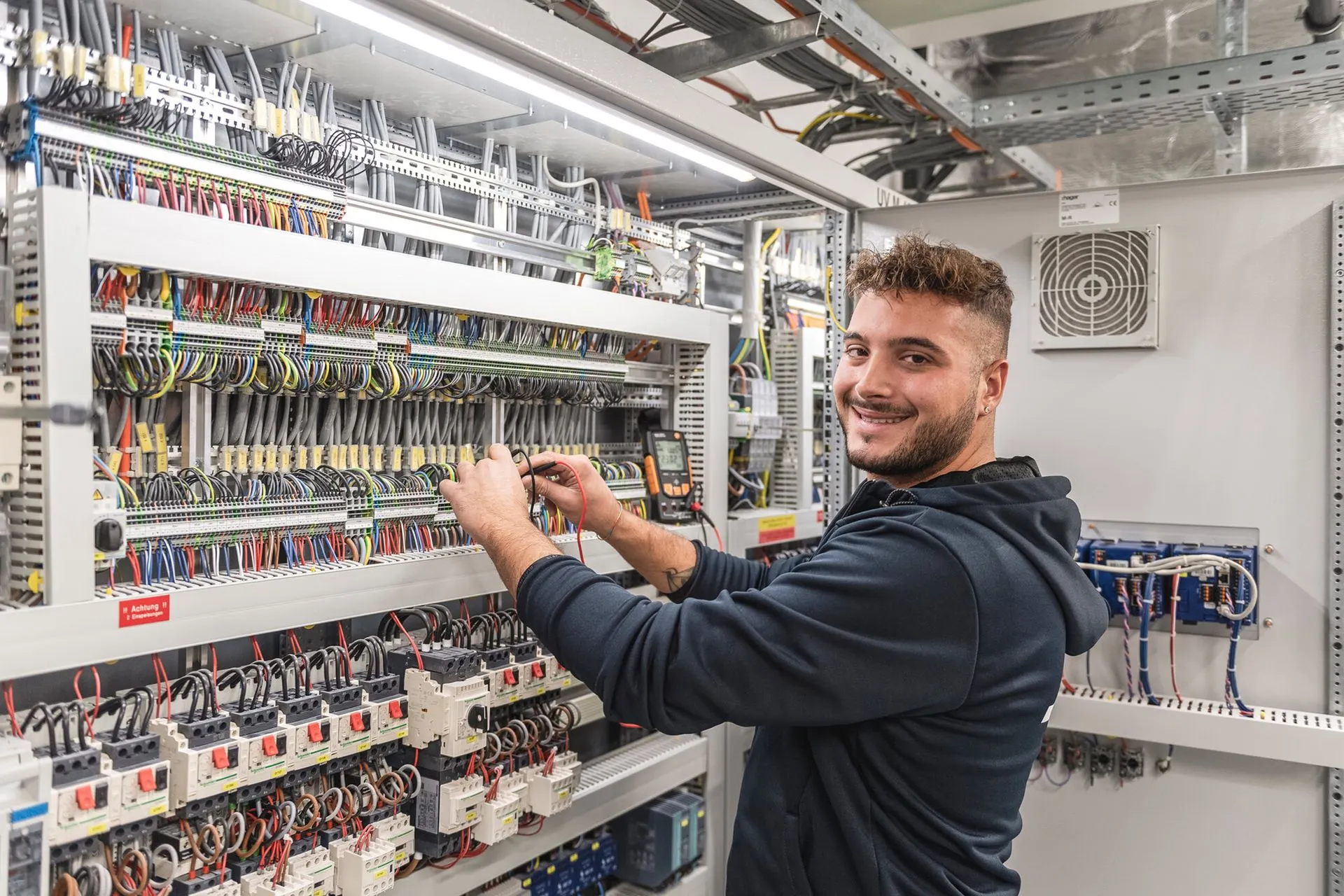 Elektriker an der Arbeit